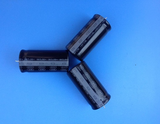 25V 10000uF Snap In Electrolytic Capacitor